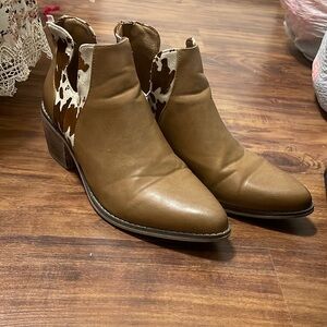 Pierre Dumas Cowprint Ankle Boots